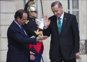 French President Hollande (L) and Turkish President Erdogan